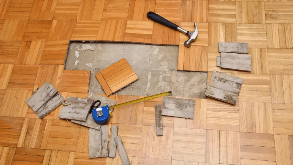 Kako zakrpati oštećenja na parketu i sakriti udubine