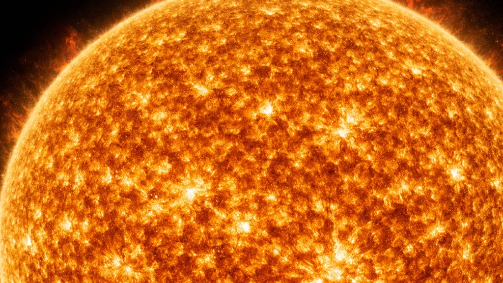 Detalj površine Sunca s konvekcijskim uzorcima plazme