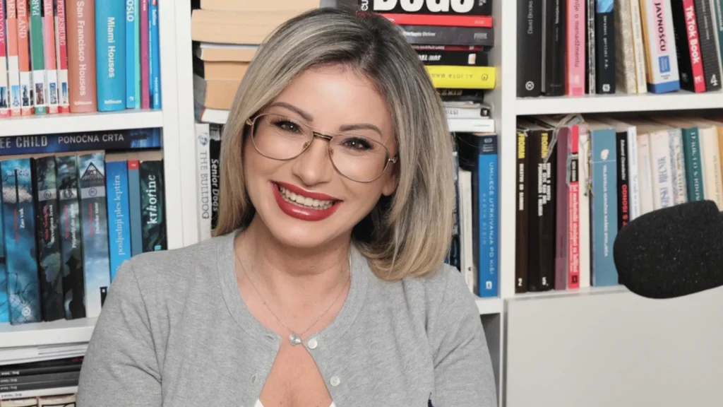 Barbara Udovičić snima autentične video zapise iz svoje radne sobe