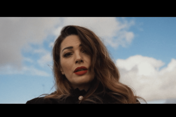 Bernarda Grbeša promovira novi singl "Godina i mjesec"