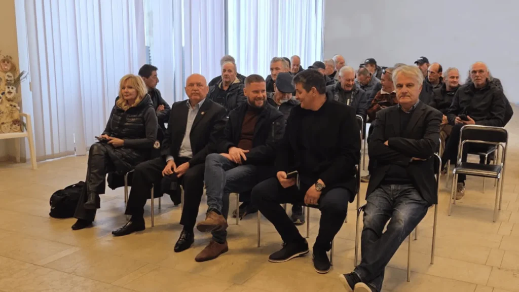 Osnivačka skupština Udruge hrvatskih ratnih veterana Paški most ’91 u Kneževu dvoru u Pagu