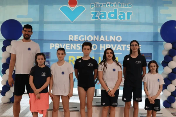 Plivači PK Jadera na Regionalnom prvenstvu Hrvatske za mlađe kadete i kadete u ŠC Višnjik.