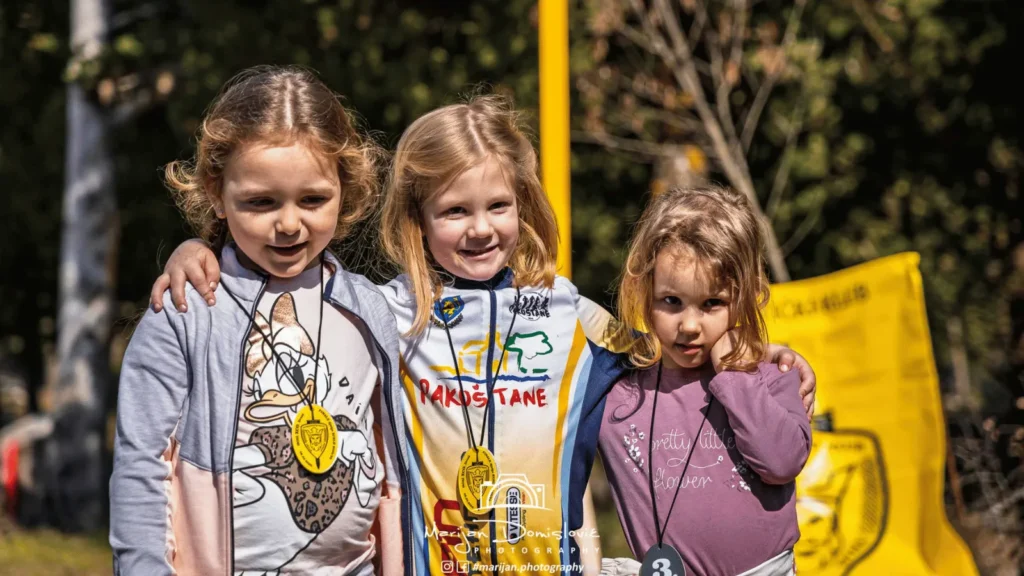 Članovi BBK Pakoštane na završnici XC Zimske lige Dalmacije s osvojenim postoljima.