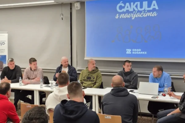 Članovi Udruge Grad košarke i navijači na Ćakuli o budućnosti KK Zadar