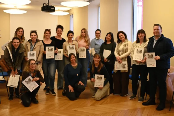 Sudionici stručnog skupa o dramskim metodama za baštinske pedagoge u Kneževoj palači tijekom radionica