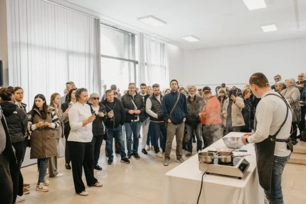 Premijera mladog paškog sira En Primeur 3.0 u Kneževom dvoru u Pagu