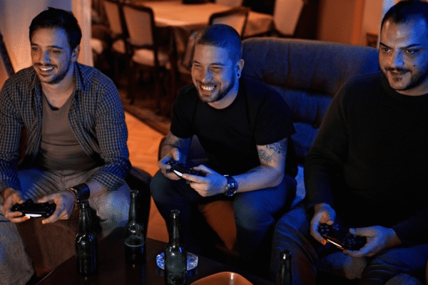 Gamer subkultura kao globalni fenomen s igračima okupljenima na esports događaju