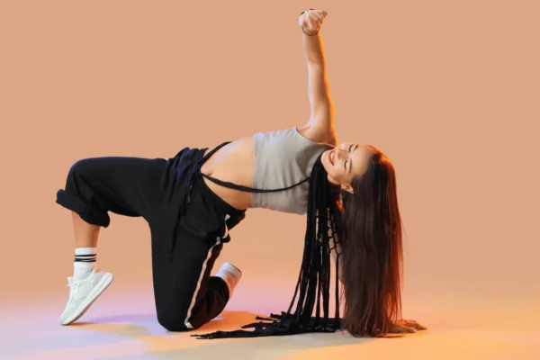 Adolescenti u urbanom okruženju koji kroz hip hop kulturu izražavaju identitet