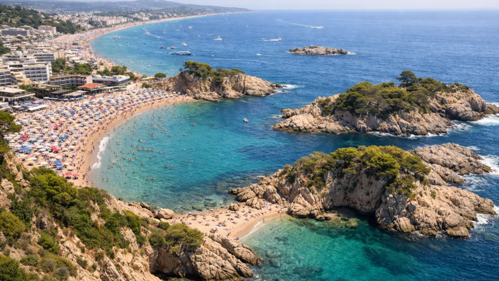 Kontrast popularnih i skrivenih plaža na hrvatskoj obali iz zraka