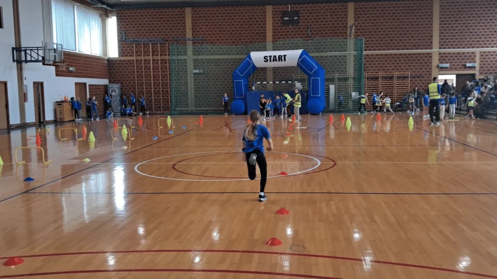 Najmlađi atletičari na natjecanju Kids Athletics u Biogradu 2026.