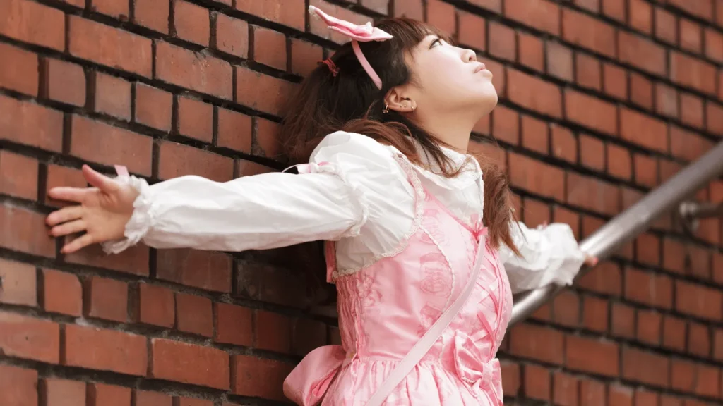 Ilustracija teme: lolita moda: priča o identitetu i slobodi