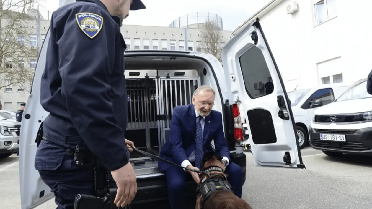 Primopredaja novih vozila za Protueksplozijsku službu MUP-a 2026.