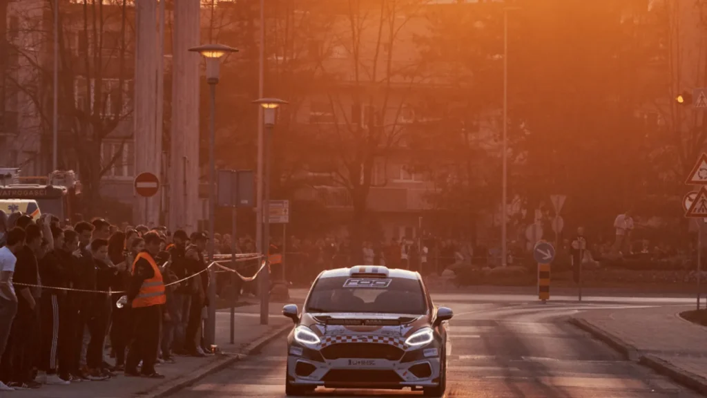 Vozači i automobili na Quattro River Rallyju 2026 u Karlovcu tijekom brzinskog ispita