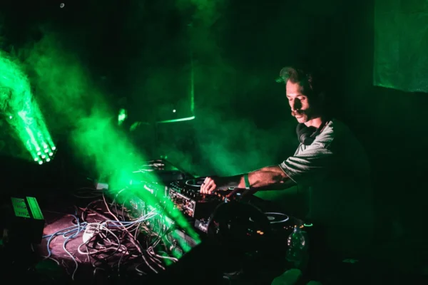 Andrea Ljekaj predstavlja svoj drugi studijski album Kajdanka