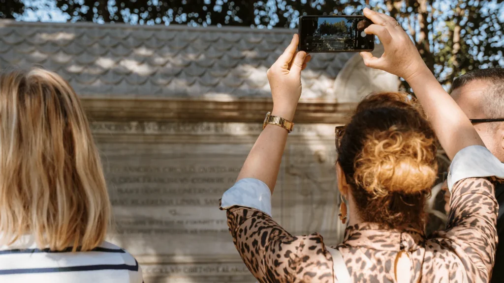 Sudionici programa DOMNIO. Put sv. Dujma na lokalitetu Salona u organizaciji Arheološkog muzeja u Splitu