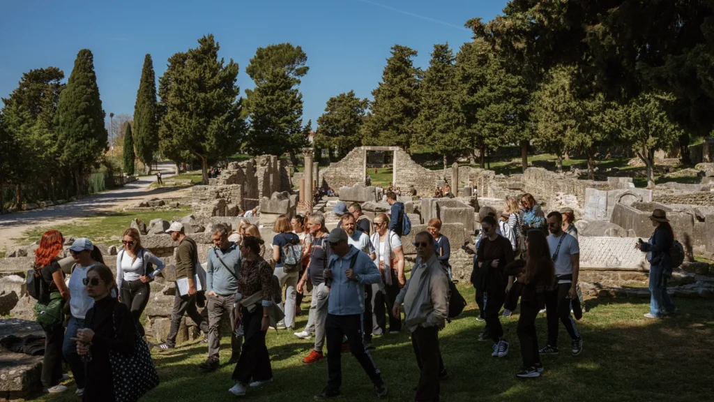 Sudionici programa DOMNIO. Put sv. Dujma na lokalitetu Salona u organizaciji Arheološkog muzeja u Splitu