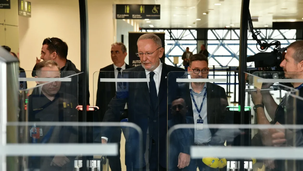 Entry/Exit sustav i EES kiosci u Zračnoj luci Zagreb tijekom prezentacije suvremene granične kontrole.