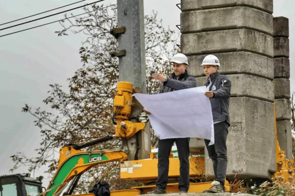 Građevinski radovi na stambenoj zgradi u uvjetima rasta cijena cementa i čelika