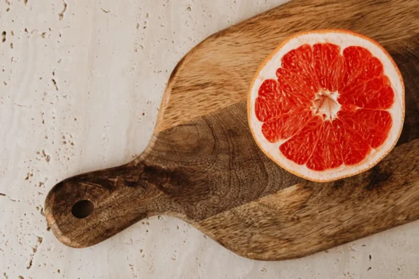 Ilustrativna fotografija za članak o grejp: kako ga koristiti, čuvati i pripremiti