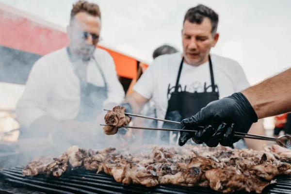 Kaloka – Pag lamb street food festival na Staroj rivi u gradu Pagu