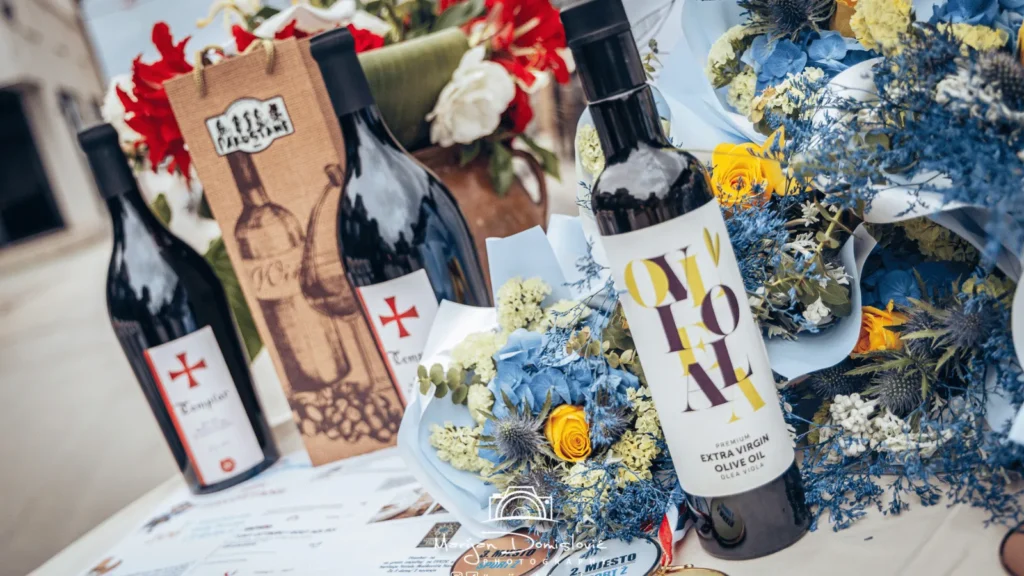 Sudionici MTB Maratona Vransko jezero 2026 na stazi oko Vranskog jezera u Pakoštanima