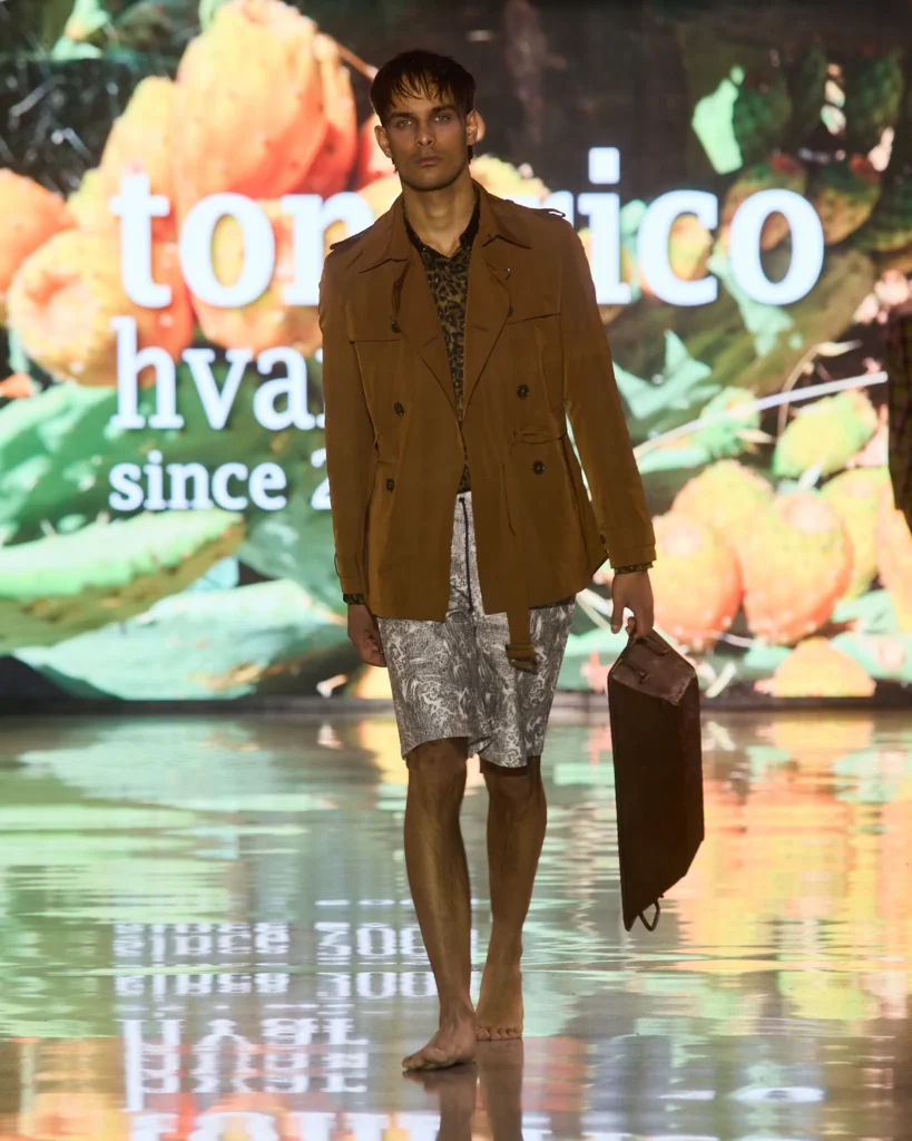 Toni Ricov sivi muški set sportskog kroja s teksturiranim materijalom