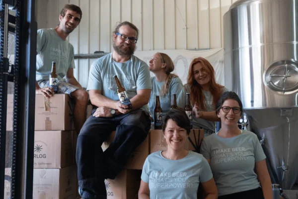 Zadarska craft pivovara Brlog obilježava deset godina postojanja, na slici su djelatnici pivovare