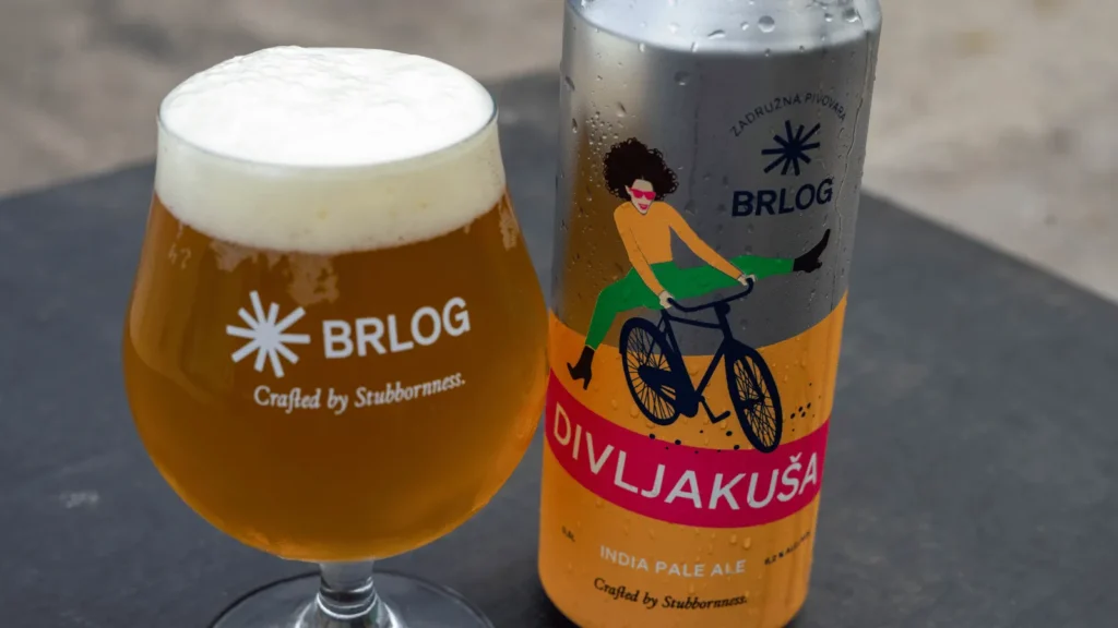 Zadarska craft pivovara Brlog obilježava deset godina postojanja, na slici je limenka pivo divljakuša i čaša piva