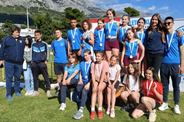 Atletičari AK Alojzije Stepinac s medaljama na Dalmatinskoj ligi
