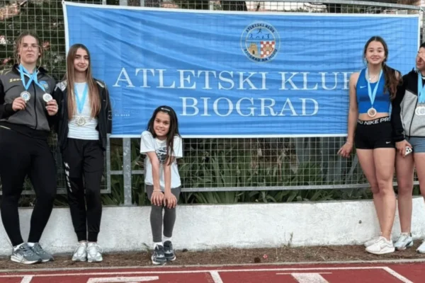 Atletičarke AK Biograd na Prvenstvu Dalmacije u Makarskoj