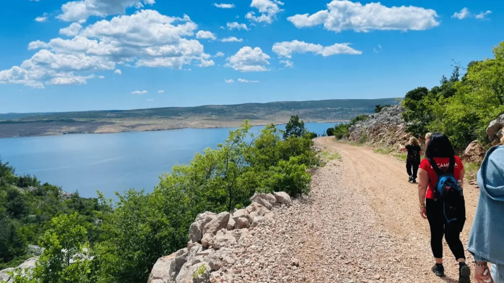 Hodočasnici na ruti Camino Zadar tijekom velebitske dionice
