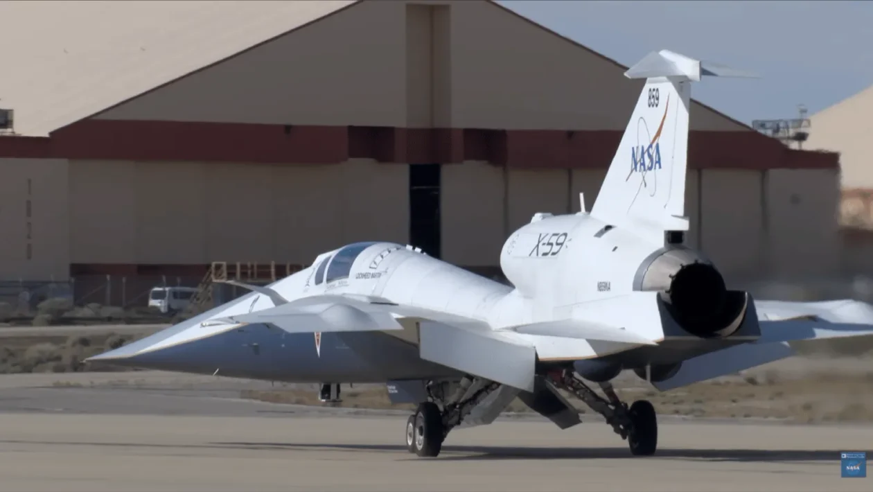 NASA-in zrakoplov X-59 tijekom testnog leta iznad Kalifornije
