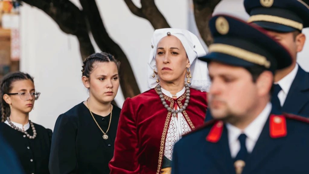 Procesija Svetog Trna Isusova ulicama grada Paga