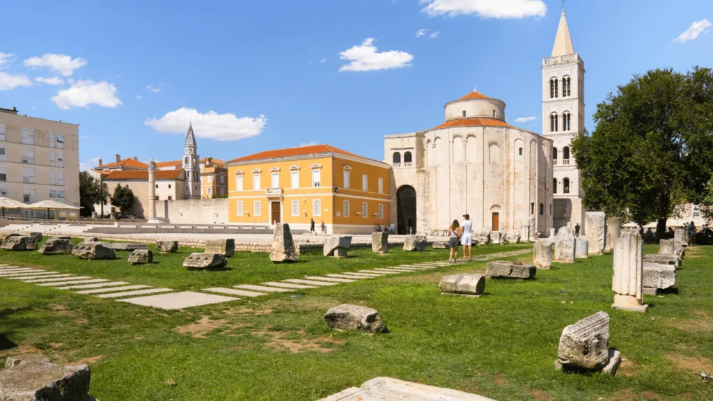 Roman Forum Zadar ruins photographed in daylight, displaying ancient stone remains within the open space of the old town.