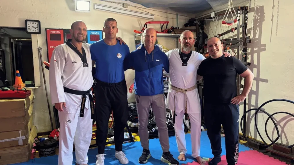 Djeca sudionici taekwondo kampa na Korčuli tijekom zajedničkog treninga