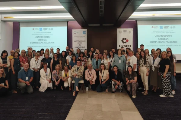 Sudionici konferencije o mikrointervencijama u zdravstvu u Biogradu 2026.