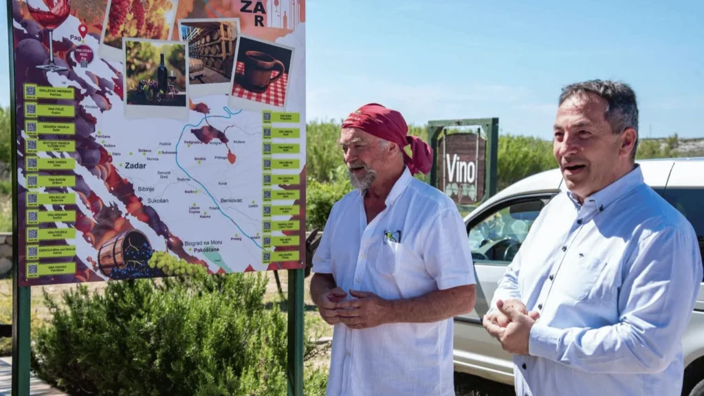 Prva oglasna ploča Udruge vinara Zadarske županije u vinariji Vina otoka Paga
