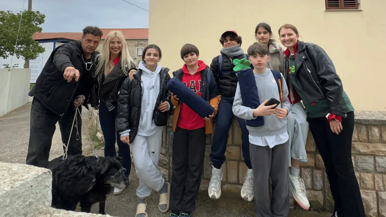 Francuski učenici na Olibu rade s morskom travom Posidonijom u edukativnom projektu