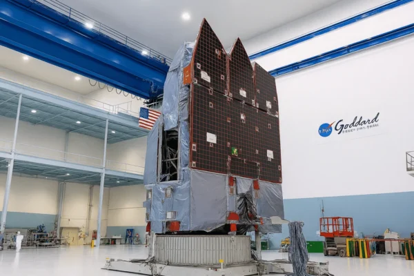 NASA-in svemirski teleskop Nancy Grace Roman u čistoj sobi tijekom završnih priprema