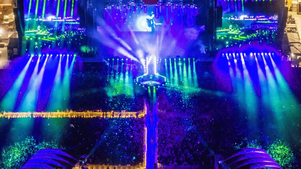 Publika na Sziget Festivalu u Budimpešti tijekom večernjeg koncerta
