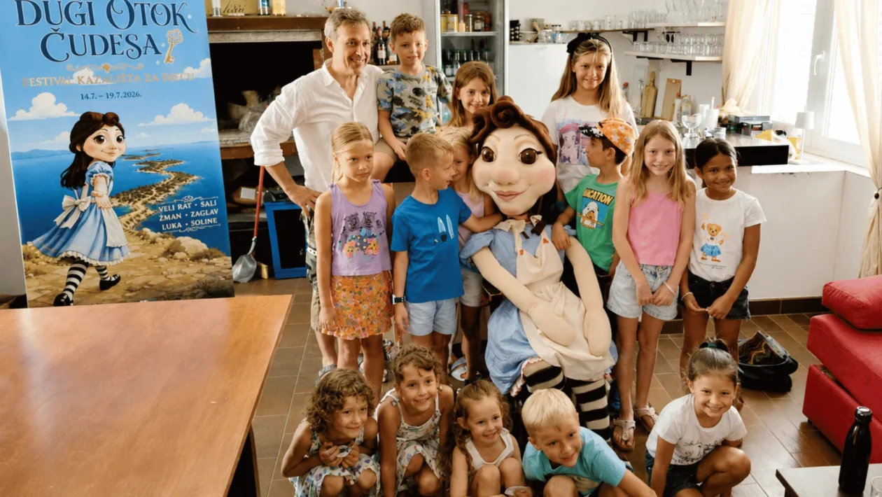 Dugi otok čudesa Kazalište za Djecu Osvaja Otok gdje ga Rijetko Ima