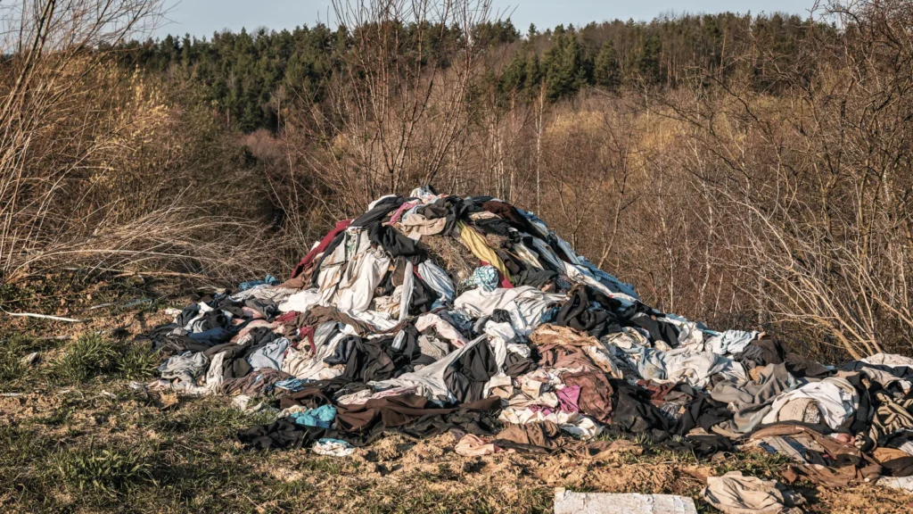 EU Uvodi Zabranu Uništavanja Neprodane Odjeće i Obuće Što Trebate Znati