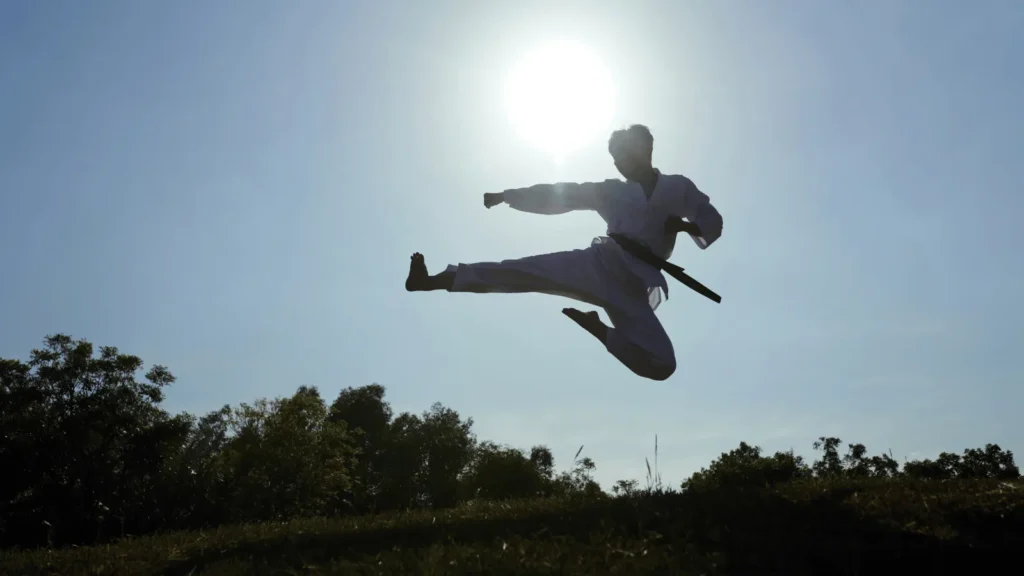 Polaznici besplatnih ljetnih treninga Taekwondo kluba Plovanija treniraju na ŠRC Višnjik u Zadru.