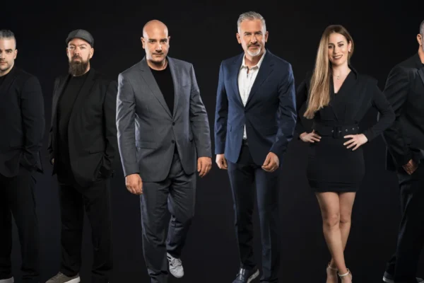 Giuliano i Diktatori nastupaju na pozornici tijekom ljetnog koncerta na ŠRC-u Zgon u Diklu