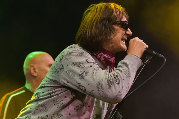 Psihomodo Pop koncert na rivi u Petrčanima 2026 tijekom Petrčkog lita