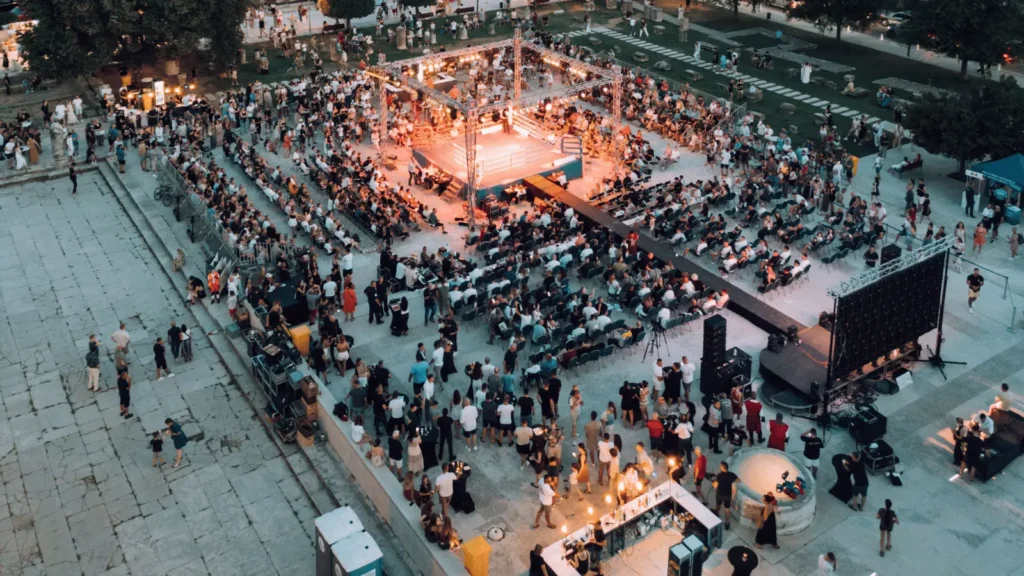Croatian Knights boksački spektakl u uvali Dugovača u Dragama uz ring pod zvijezdama i more