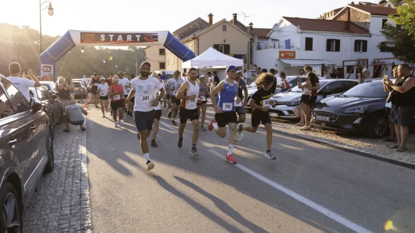 Pobjednici Novigrad Traila Hrvoje Vlašić i Irena Smojver na trail utrci u Novigradu