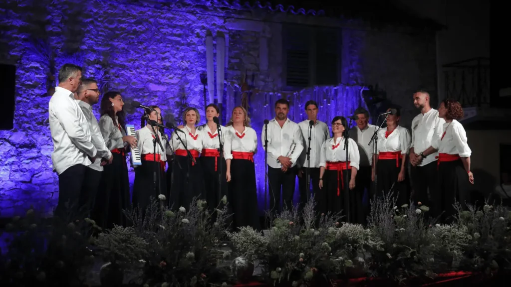 Raspivano Bibinje 2026 na Trgu Sri sela uz nastup klapa i ljubitelje dalmatinske pjesme