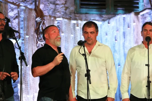Raspivano Bibinje 45. izdanje na Trgu Sri Sela uz nastupe klapa i brojnu publiku