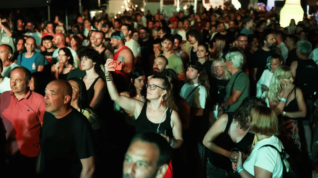 Posjetitelji na Špalina feštivalu u Solinama na Dugom otoku tijekom drugog izdanja festivala